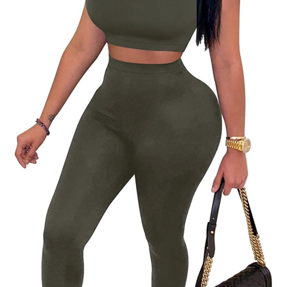 Tracksuit - Picture 3 of 7